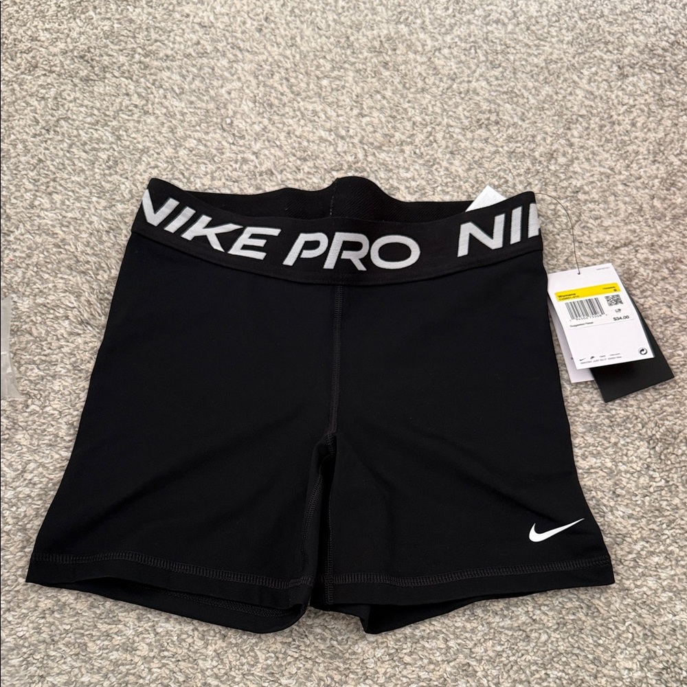 NWT Nike Pro 365 5” Shorts